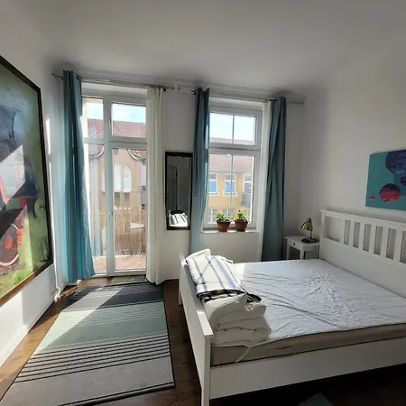Central 120m2 For 10 Pers. Apartment