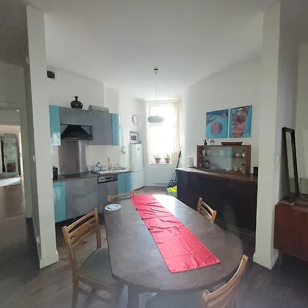 Central 120m2 For 10 Pers. Apartment
